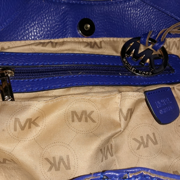 Michael kors purse - Picture 7 of 7